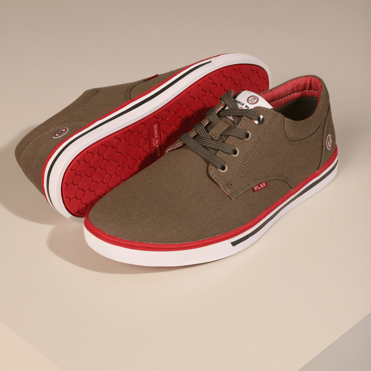 Tennis en toile vert kaki