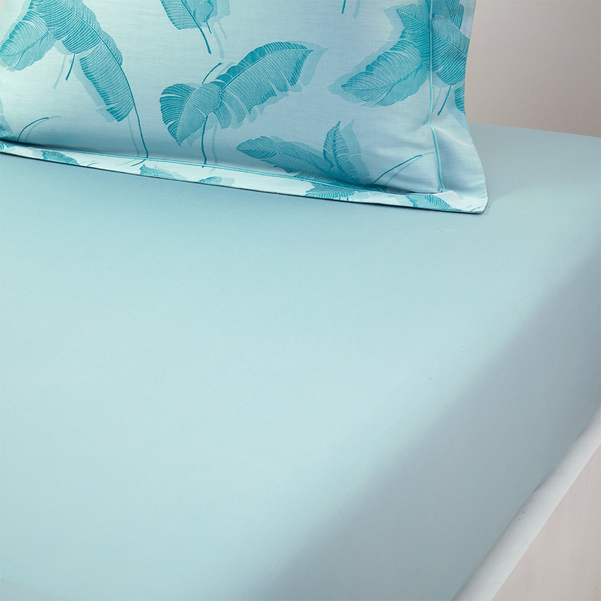 Yves Delorme - Drap housse en satin de coton bleu, Le Cap