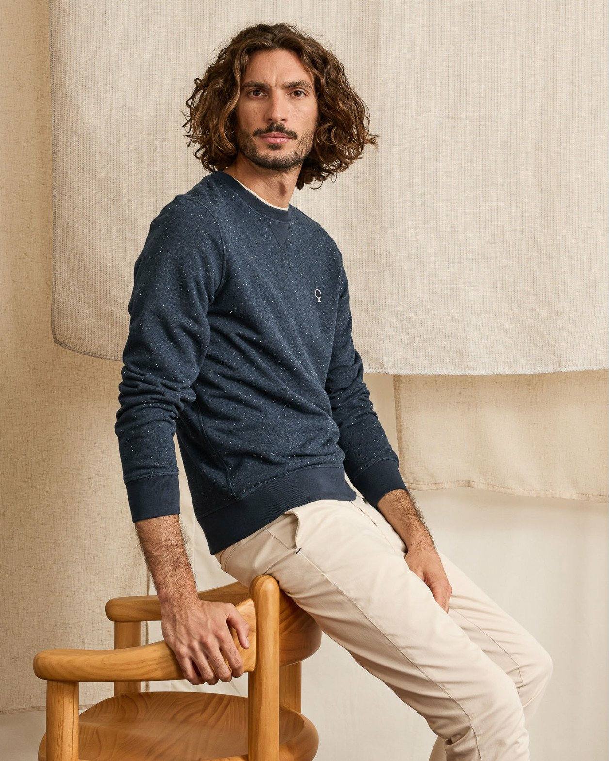 Sweat bleu marine broderie arbre