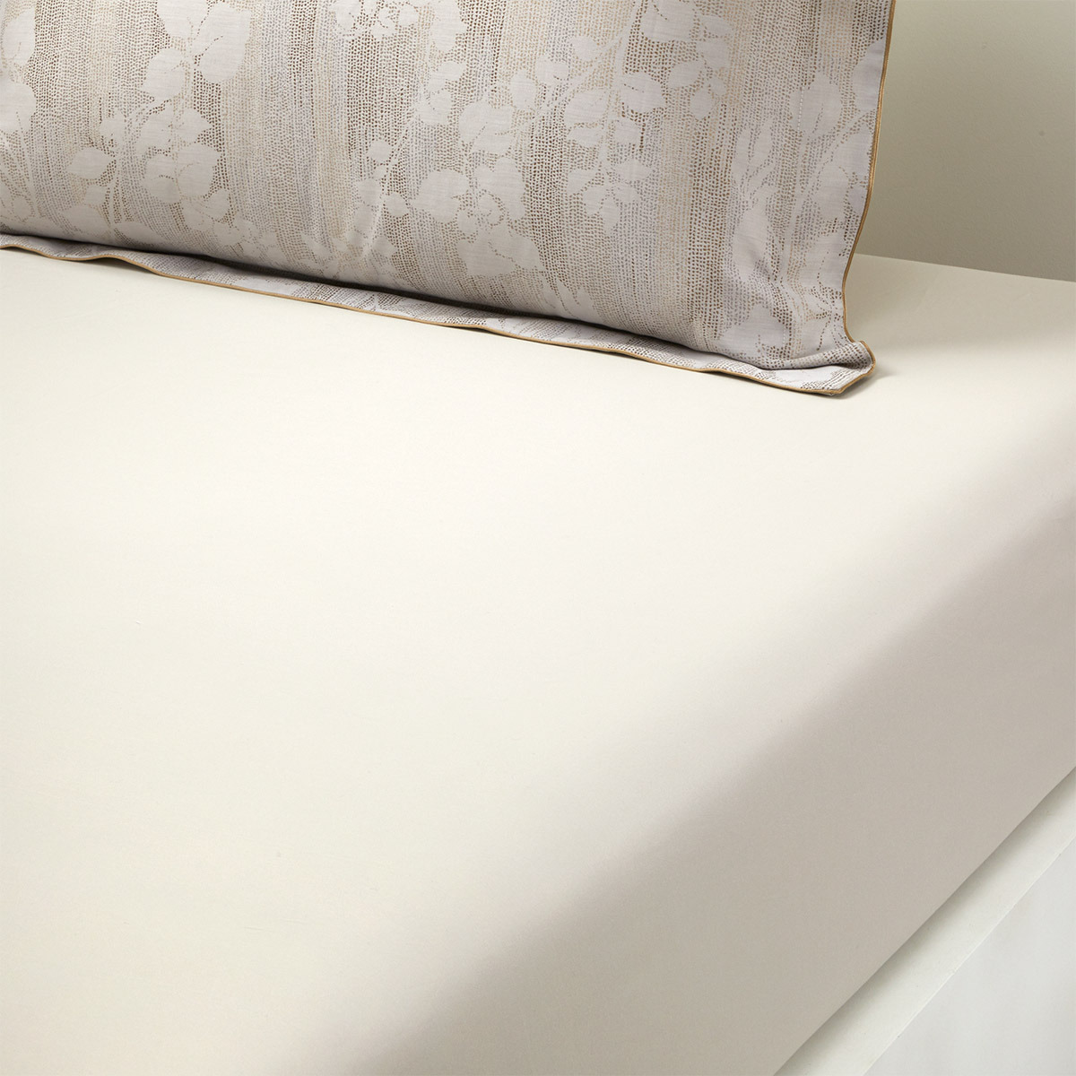 Yves Delorme - Drap housse en satin beige, Nymphes