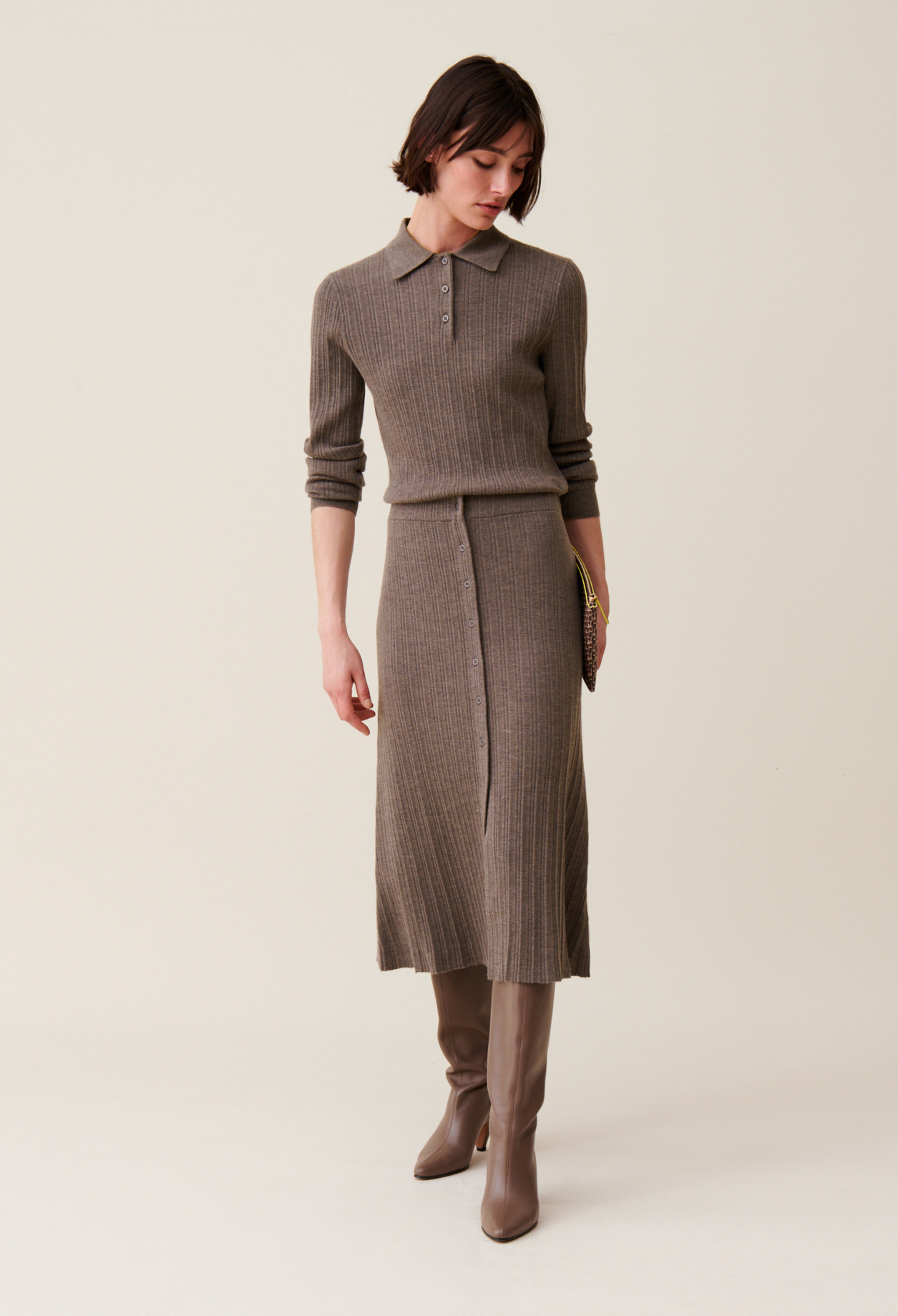 Jupe plissée boutonnée mi-longue