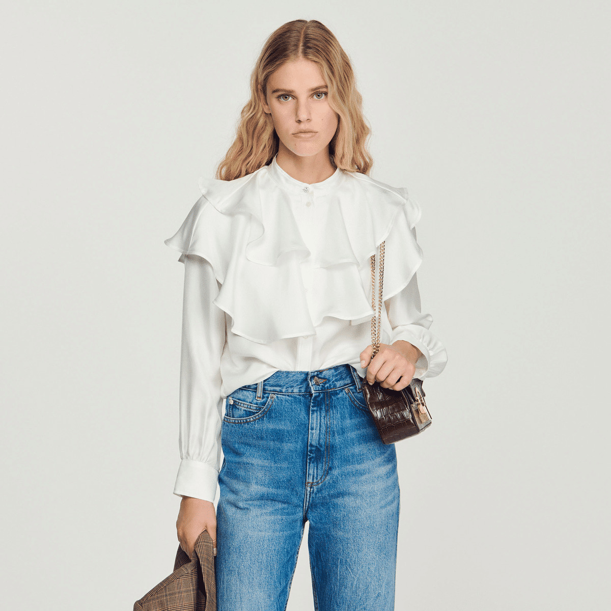 Chemise en soie à volants