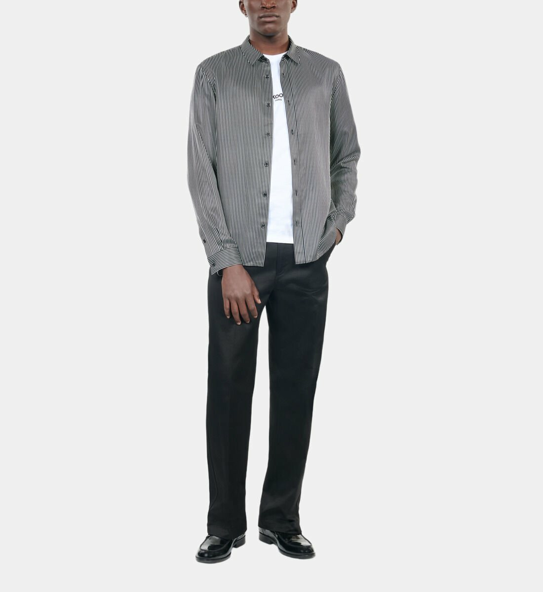 Chemise À Rayures Noires Et Blanches Homme