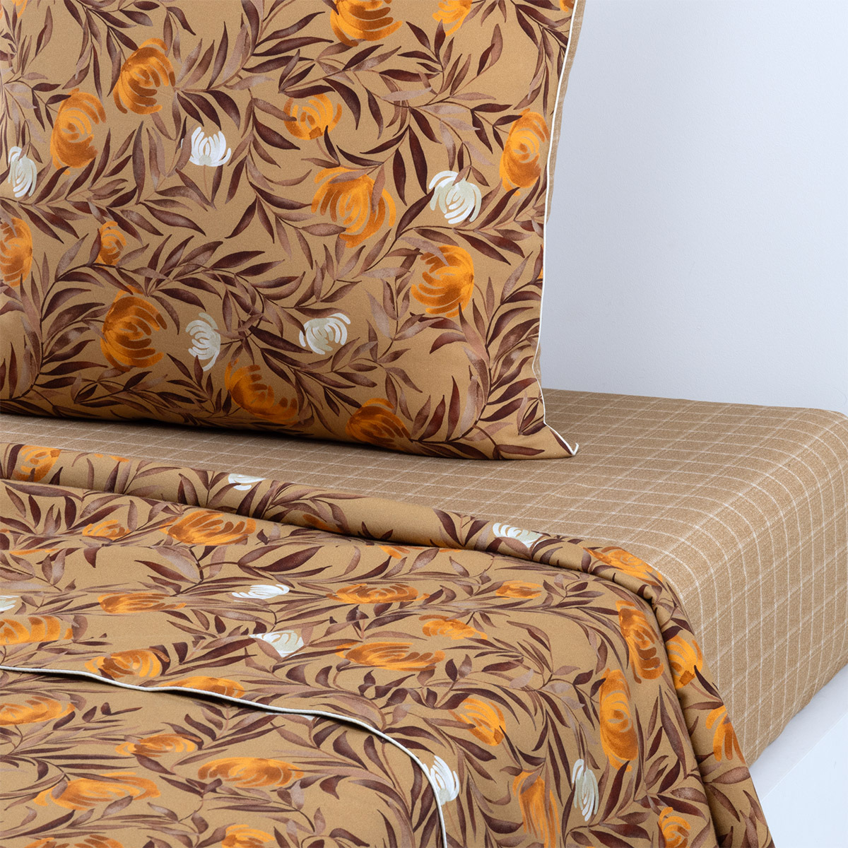 Olivier Desforges - Drap plat en satin de coton lavé marron, Aurelia