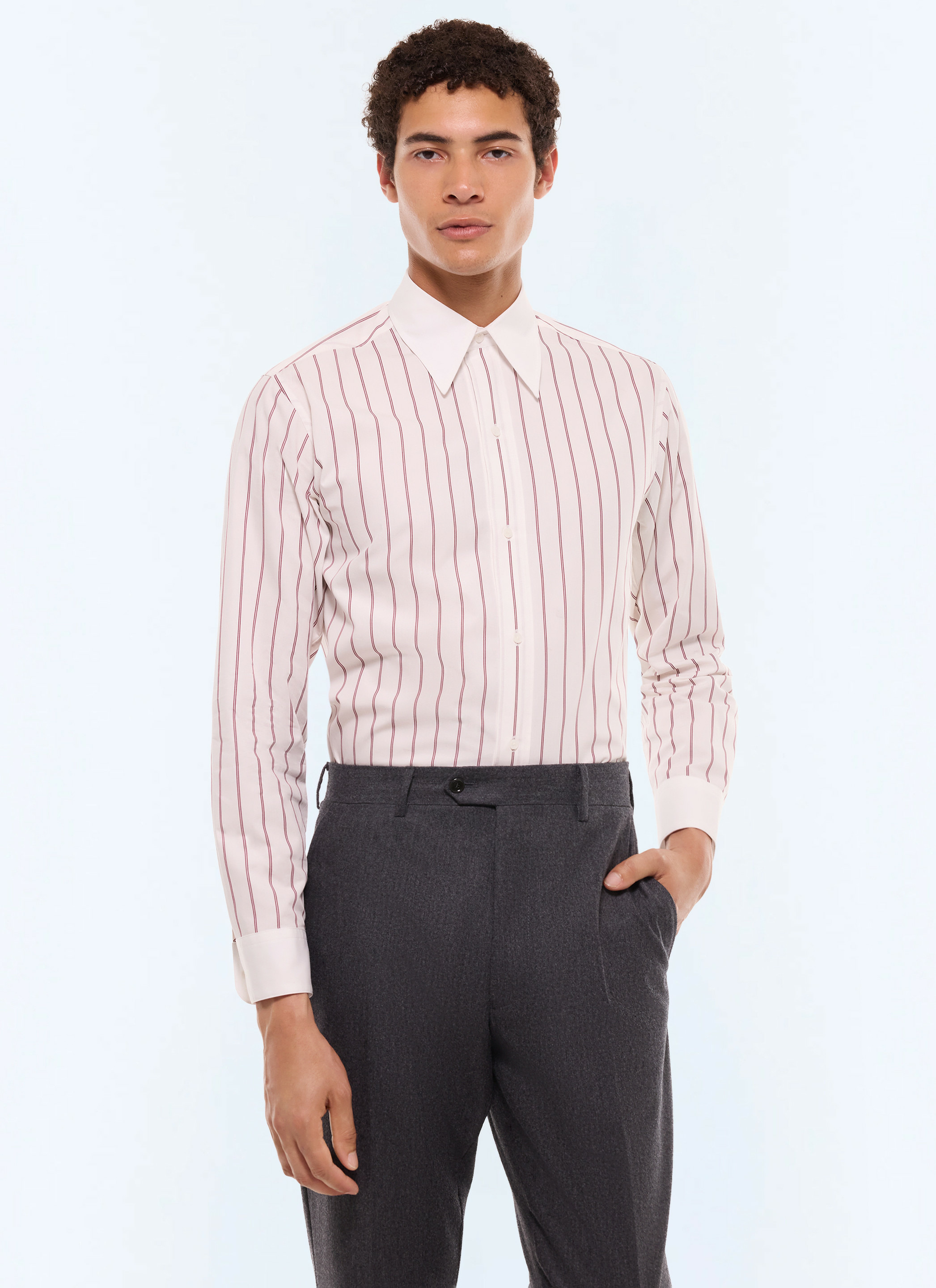 Chemise à rayures et col pointu