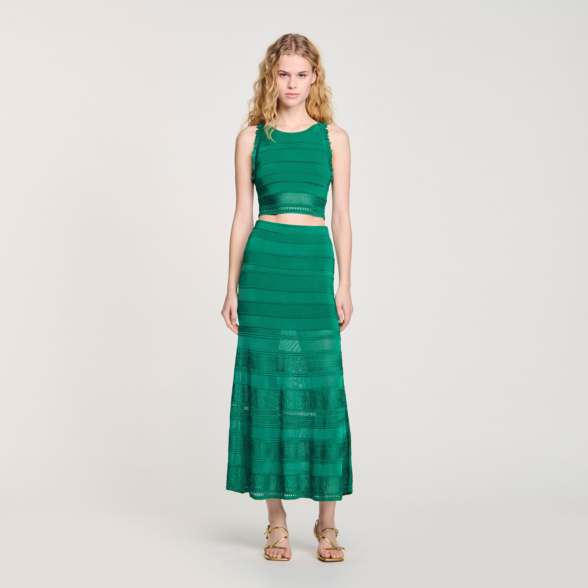 Pull court à volants