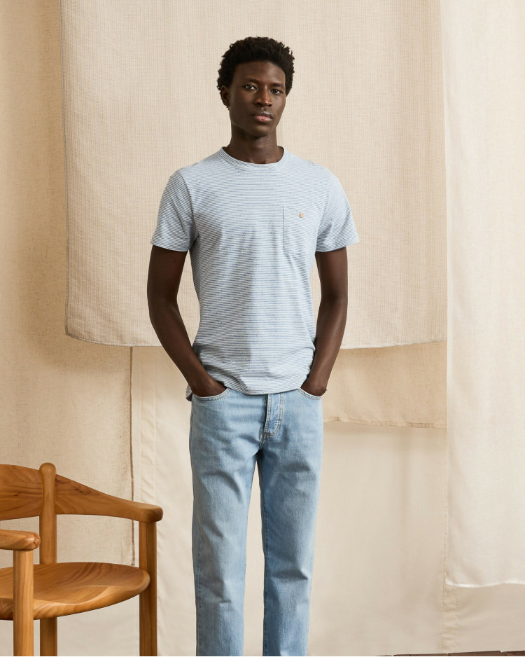 T-shirt col rond écru & bleu clair