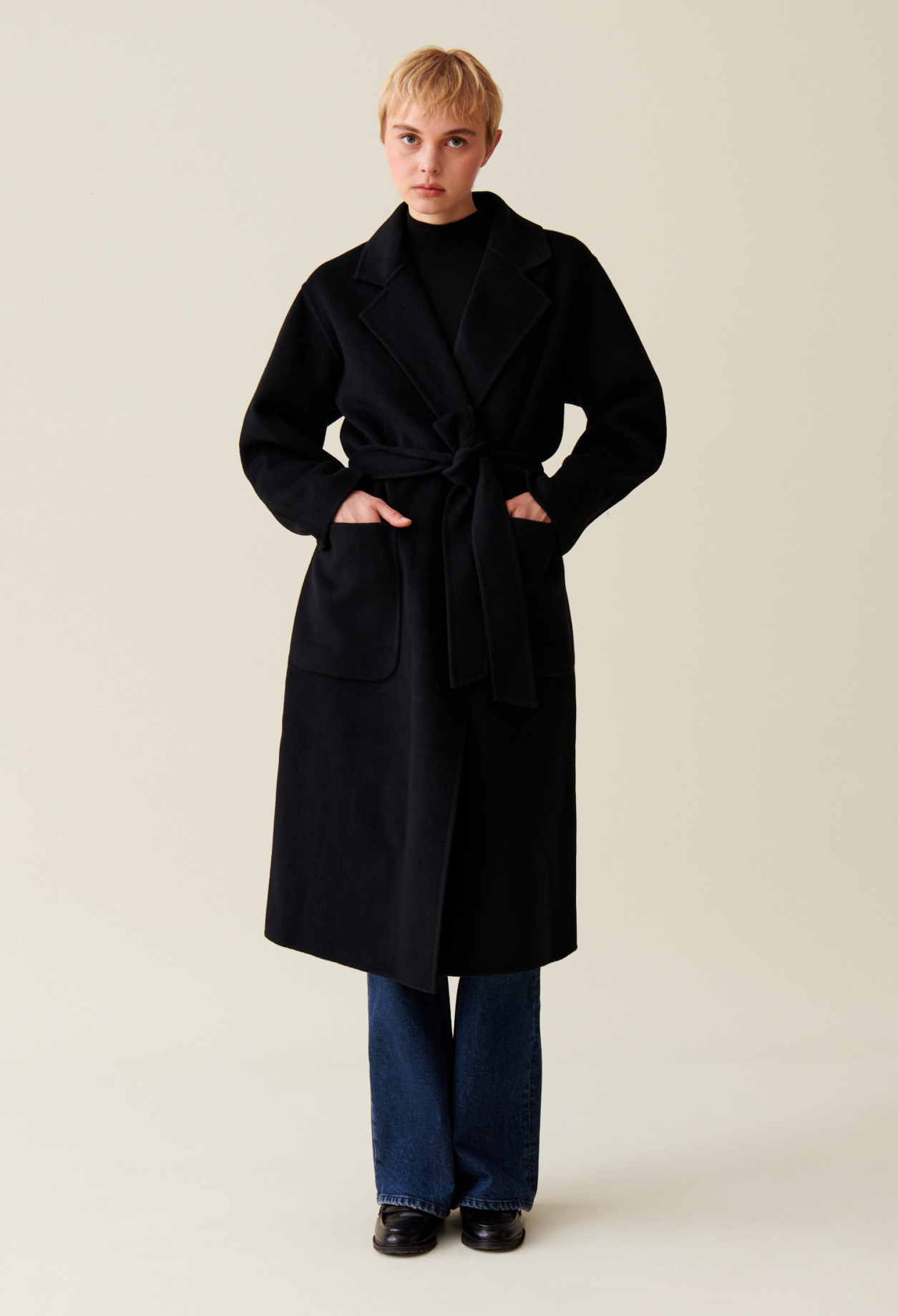 Manteau long ceinturé noir