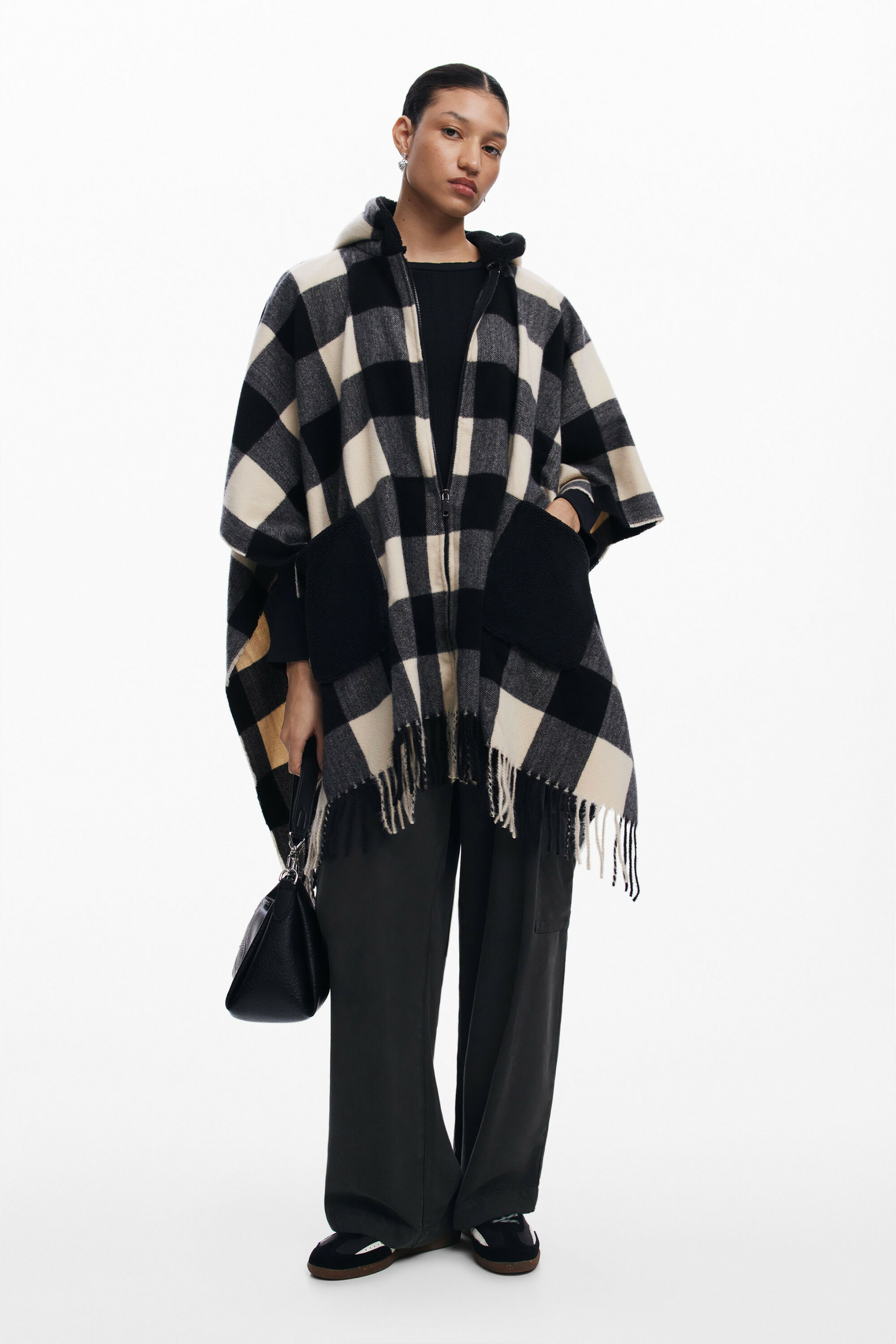 PONCHO REPRISE ARENAL BLACK&WHITE