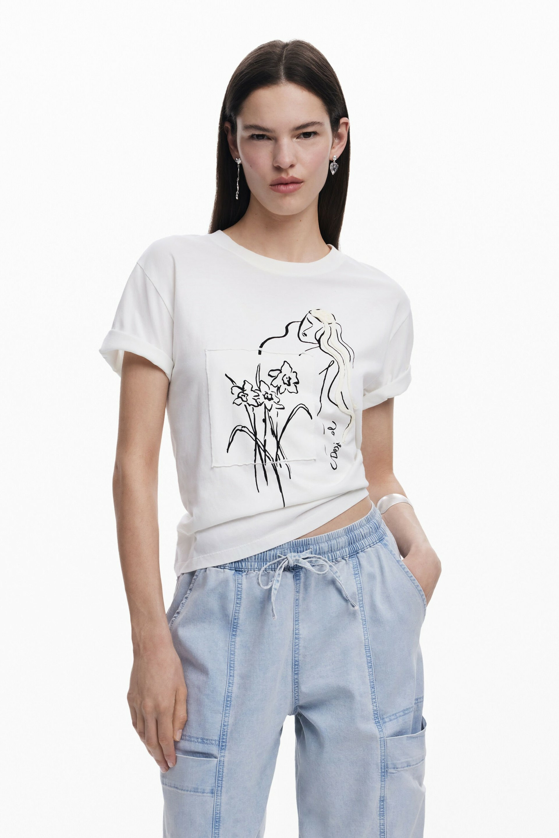 T-shirt florale silhouette féminine