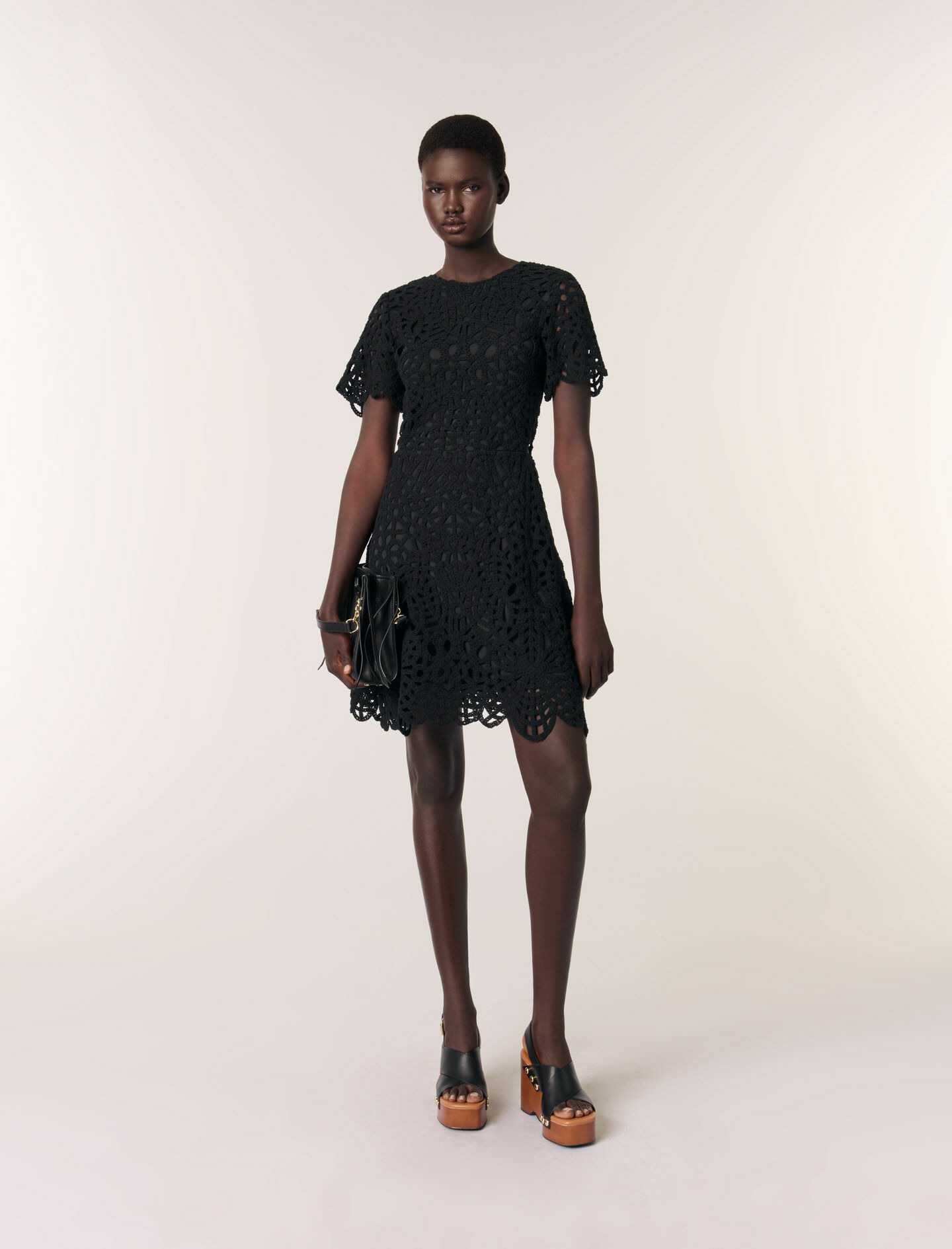 Robe courte en crochet