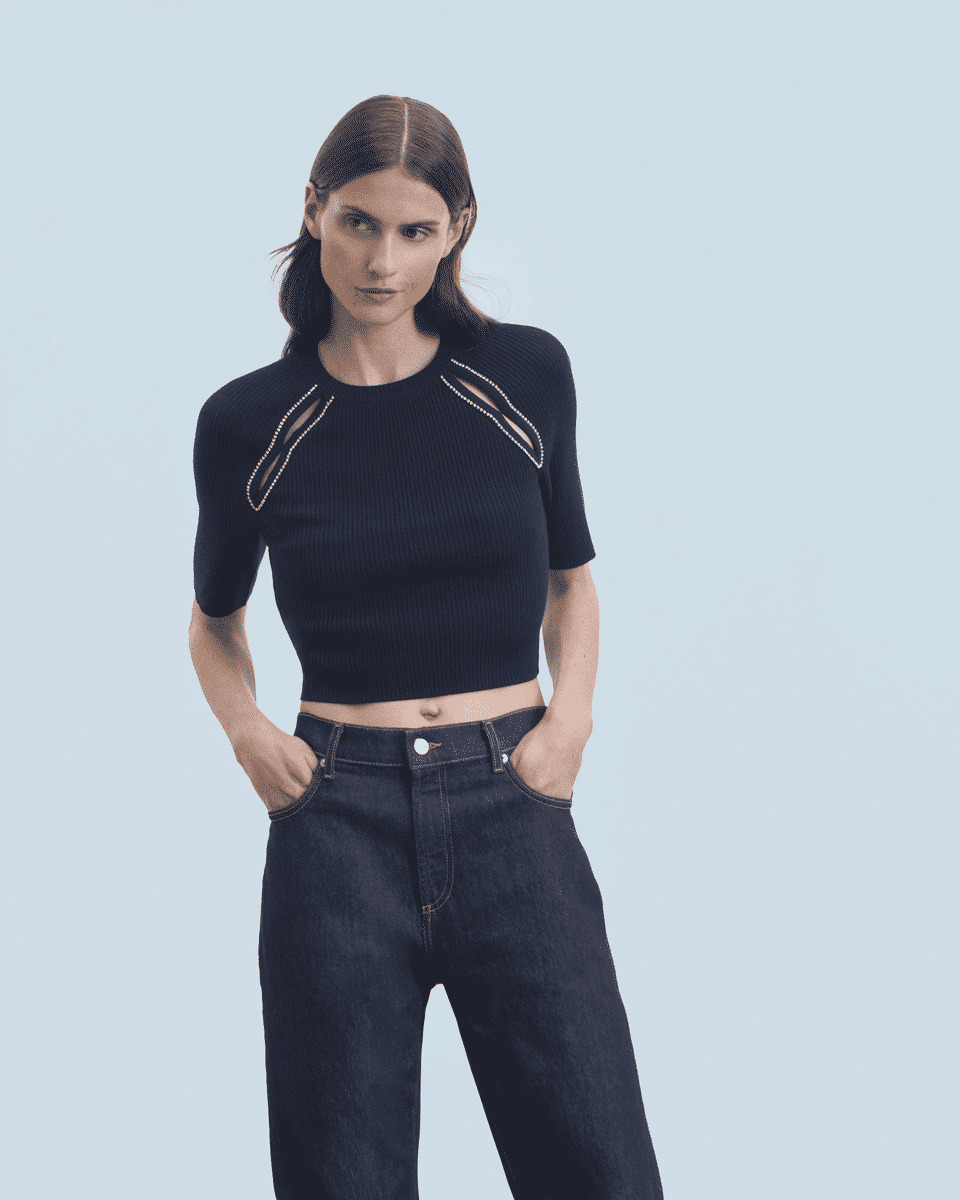 Top Manches Courtes Ouvertures et Broderies