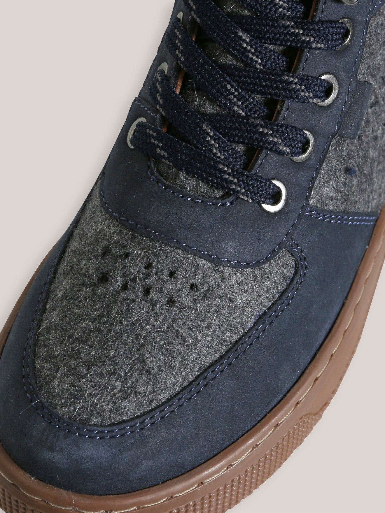 SNEAKER LAINE