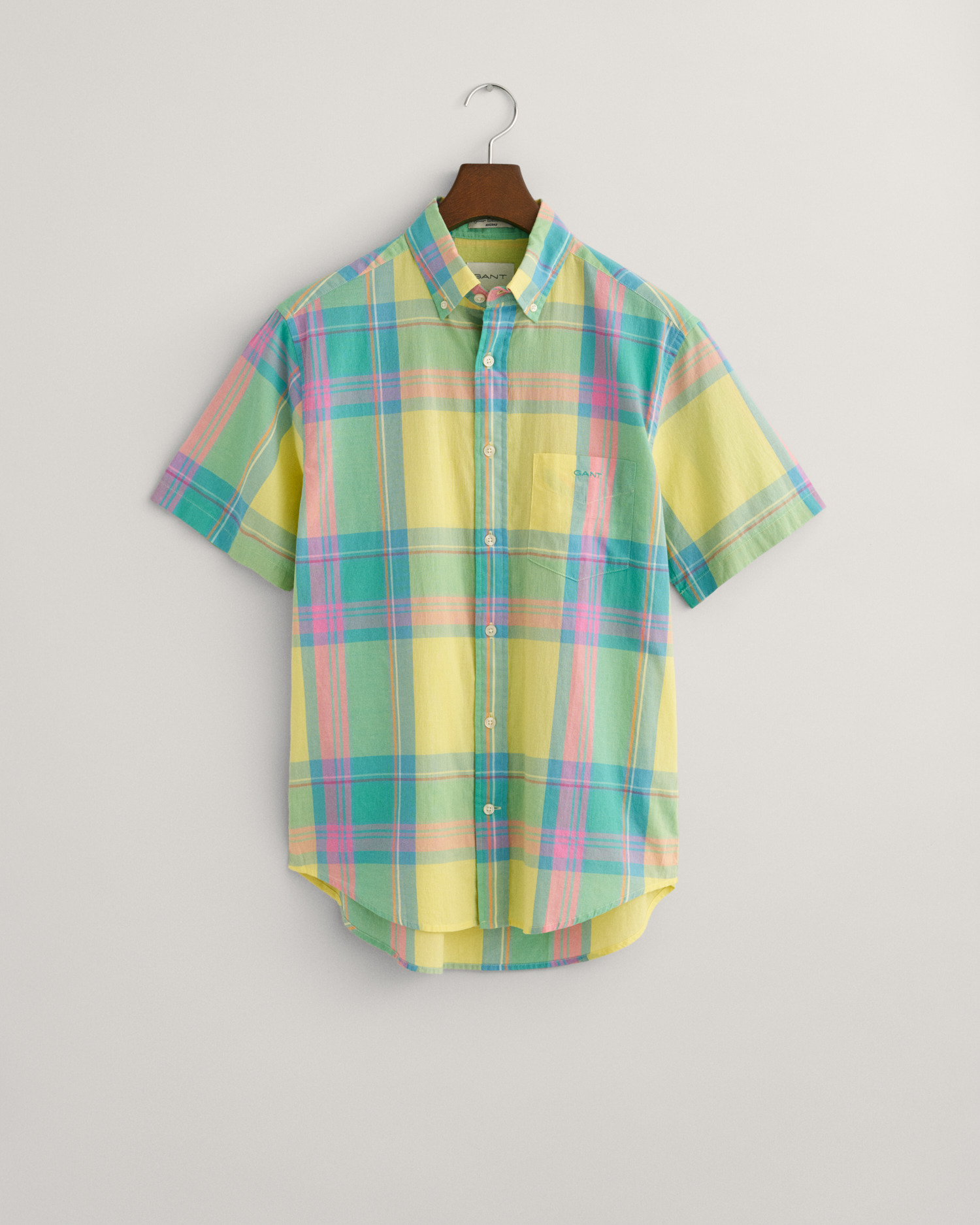 Chemise regular fit à carreaux madras colorés et manches courtes