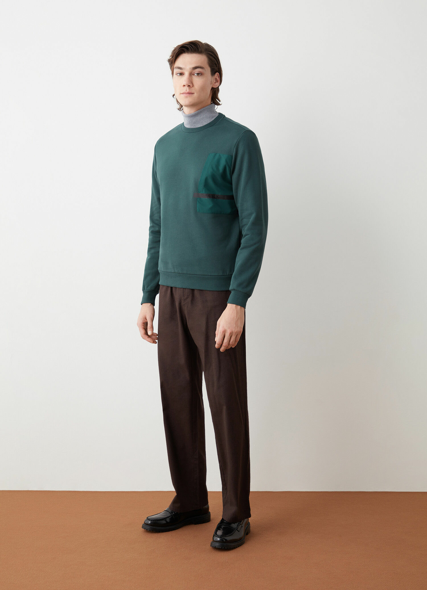 Sweat à col rond et détais en nylon