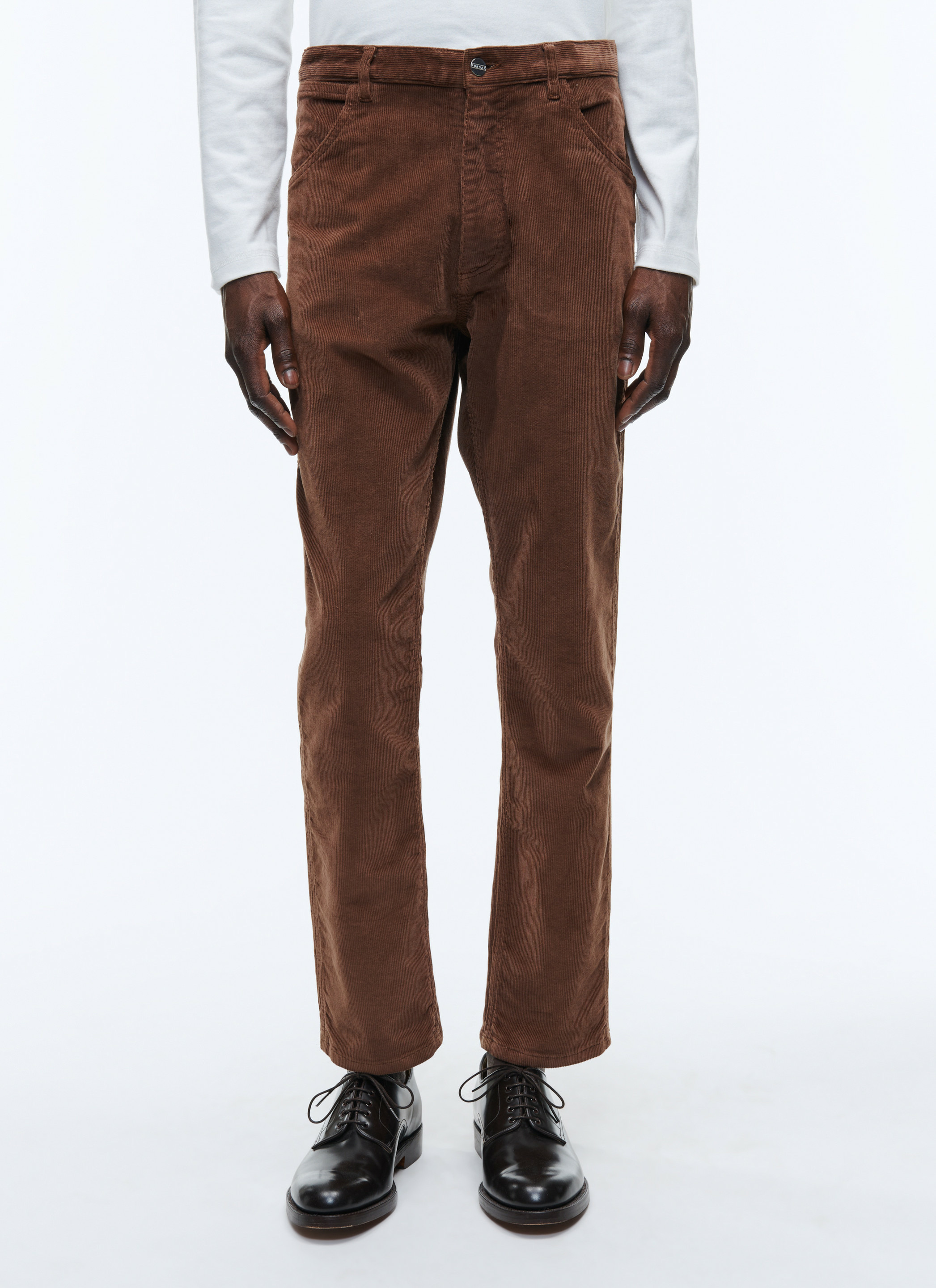 Pantalon en velours côtelé marron