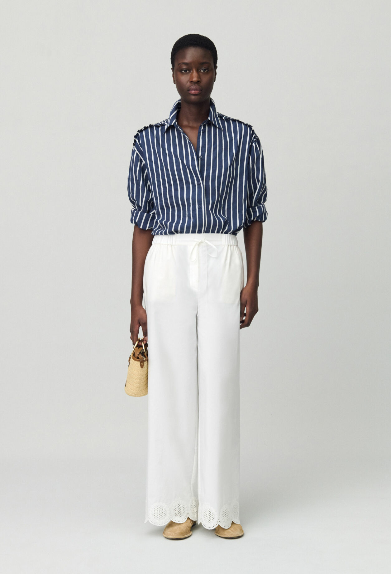 Pantalon léger large brodé