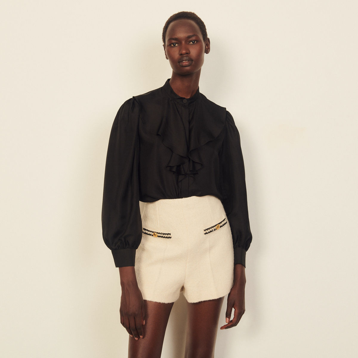 Chemise en soie à col jabot