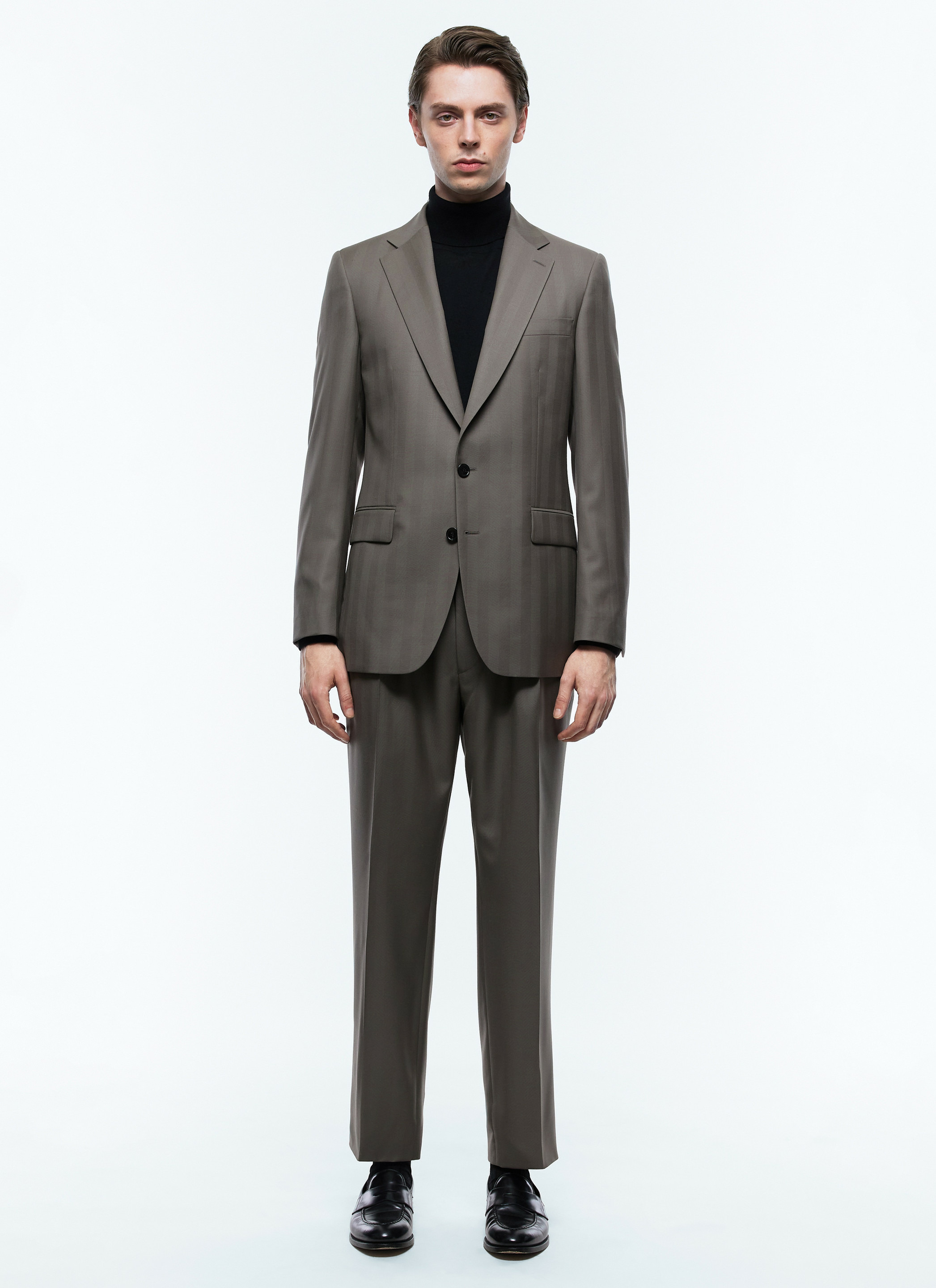 Costume ajusté en laine certifiée