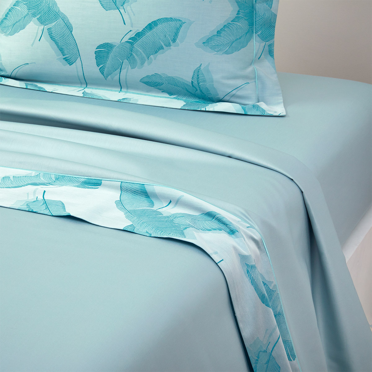 Yves Delorme - Drap plat en satin de coton bleu, Le Cap