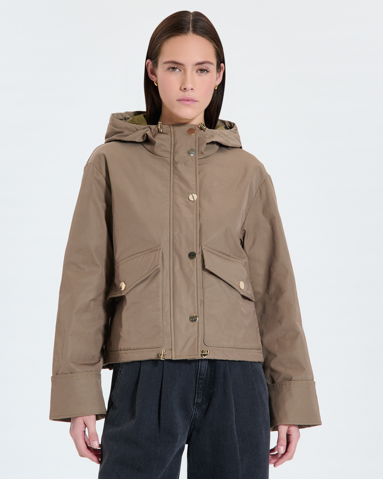 Manteau court en nylon kaki