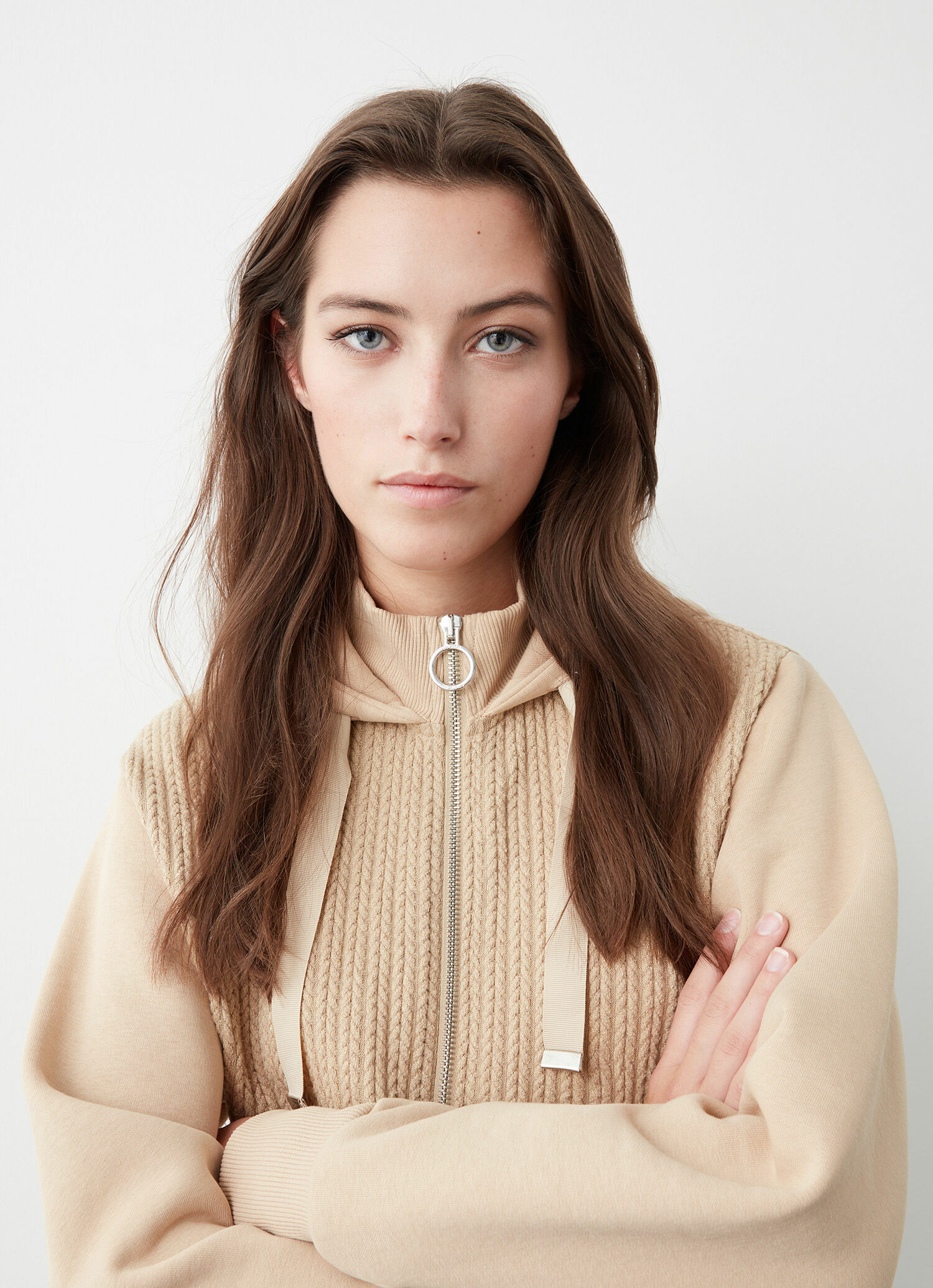 Sweat à capuche en maille torsadée