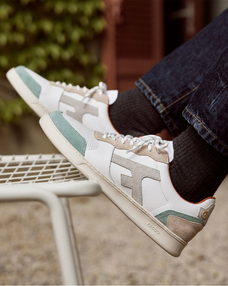 Baskets basses blanches & bleu océan