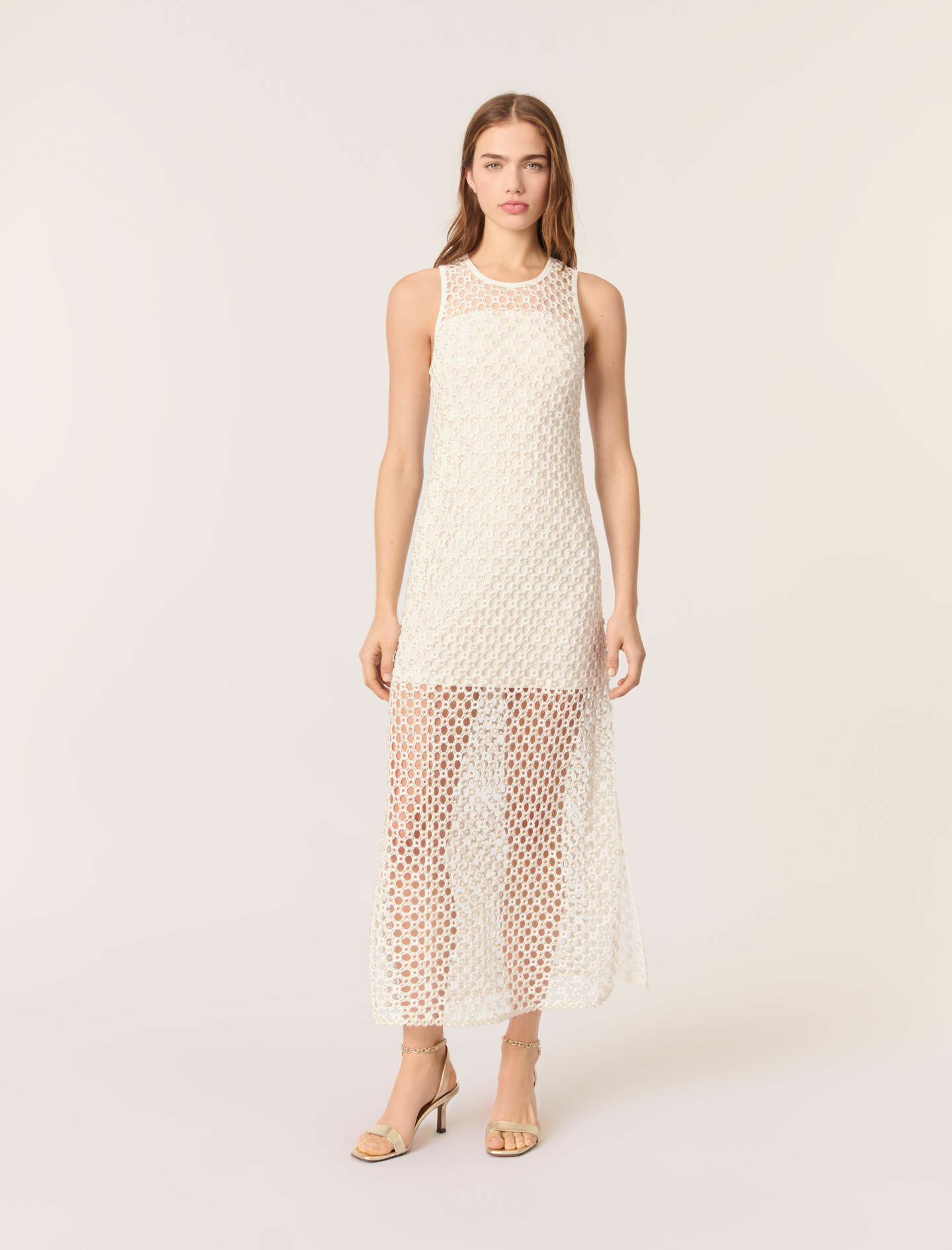 Robe longue en crochet avec perles