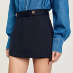 Jupe short à passants fantaisie