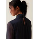 Robe fluide col lavallière