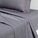 Olivier Desforges - Drap plat en satin de coton gris, Baptiste