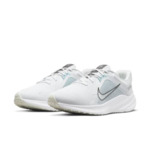 NIKE QUEST 5