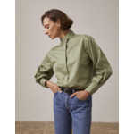 Chemise innaée col droit montant avec patte de boutonnage en satin de coton uni kaki