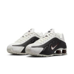NIKE SHOX R4