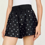 Short orné de pastilles