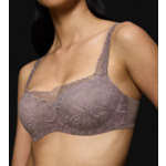 Soutien gorge avec armatures et coques