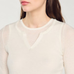 Pull en maille avec broderie
