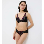 Soutien gorge avec armatures et coques