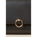 Pochette large cuir grainé