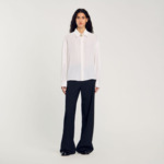 Chemise fluide en soie à bouton bijou