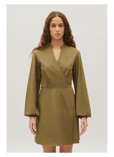 Robe courte portefeuille col mao