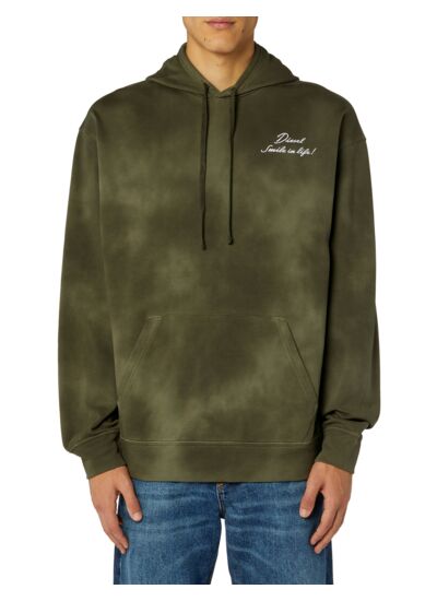 Sweatshirts & Hoodies