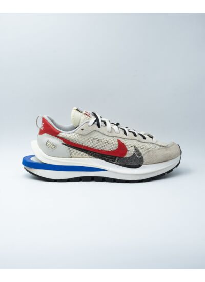 Nike Vaporwaffle sacai Sport Fuchsia Game Royal