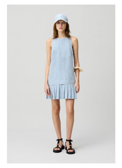 Robe courte sans manches