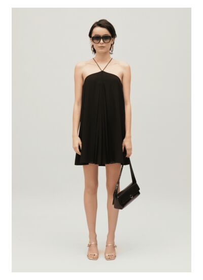 Robe courte plissée noire