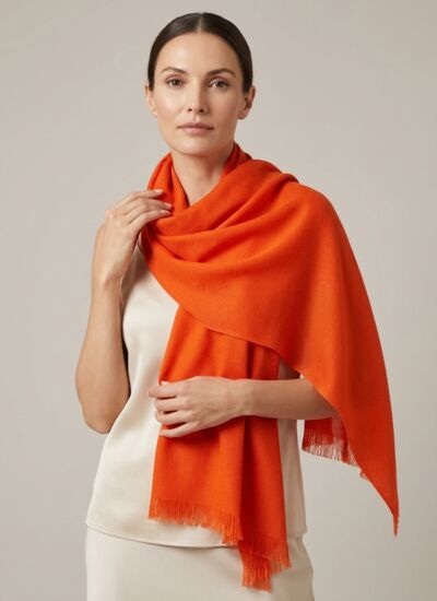 Bompard étole origines - accessoire - celebrity
