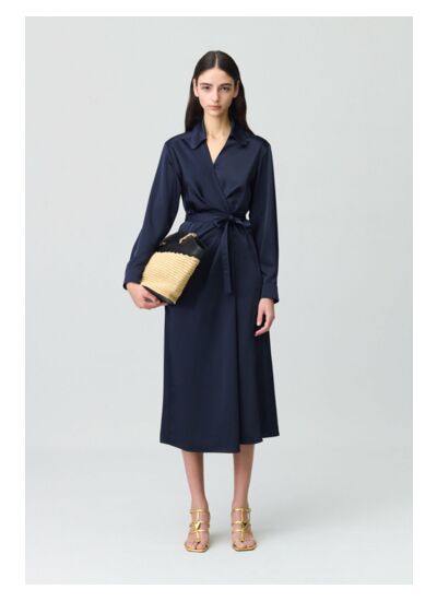 Robe satinée mi-longue portefeuille
