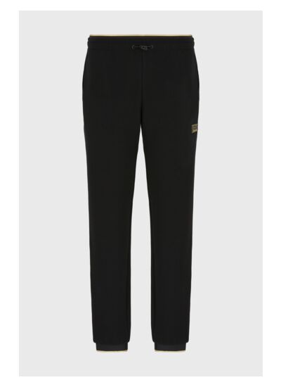 7m000030 af10344 uc001 trou-noir