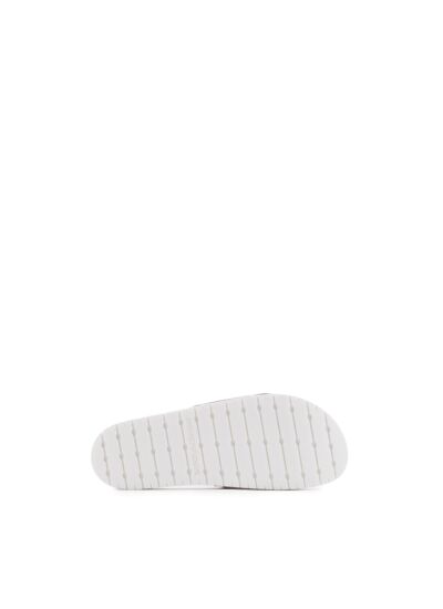 Chaussures vêtements de plage