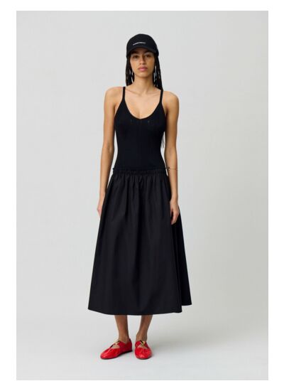 Robe mi-longue buste maille